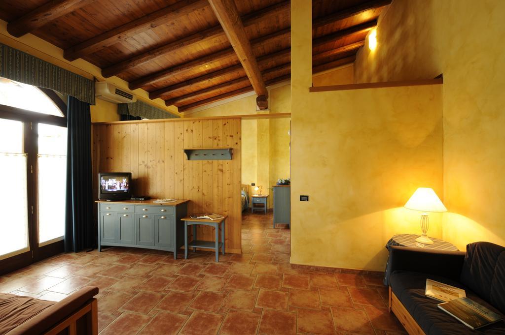 Agriturismo Gian Galeazzo Visconti Casa de hóspedes Valeggio sul Mincio Quarto foto