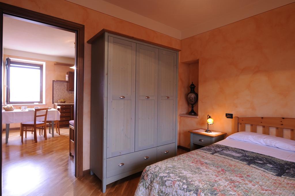 Agriturismo Gian Galeazzo Visconti Casa de hóspedes Valeggio sul Mincio Quarto foto