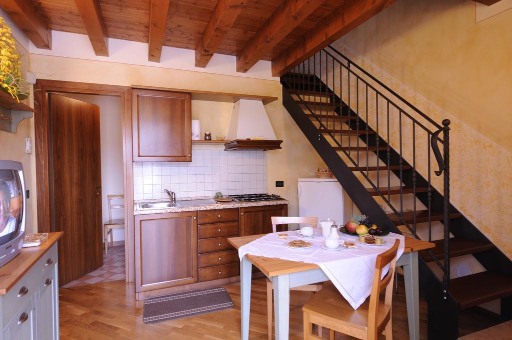 Agriturismo Gian Galeazzo Visconti Casa de hóspedes Valeggio sul Mincio Quarto foto