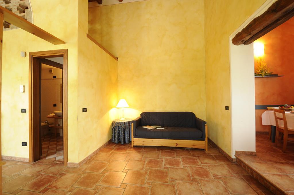 Agriturismo Gian Galeazzo Visconti Casa de hóspedes Valeggio sul Mincio Quarto foto