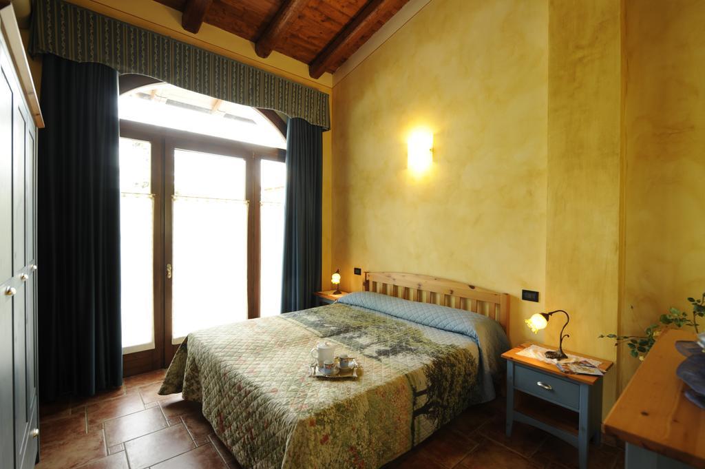 Agriturismo Gian Galeazzo Visconti Casa de hóspedes Valeggio sul Mincio Quarto foto