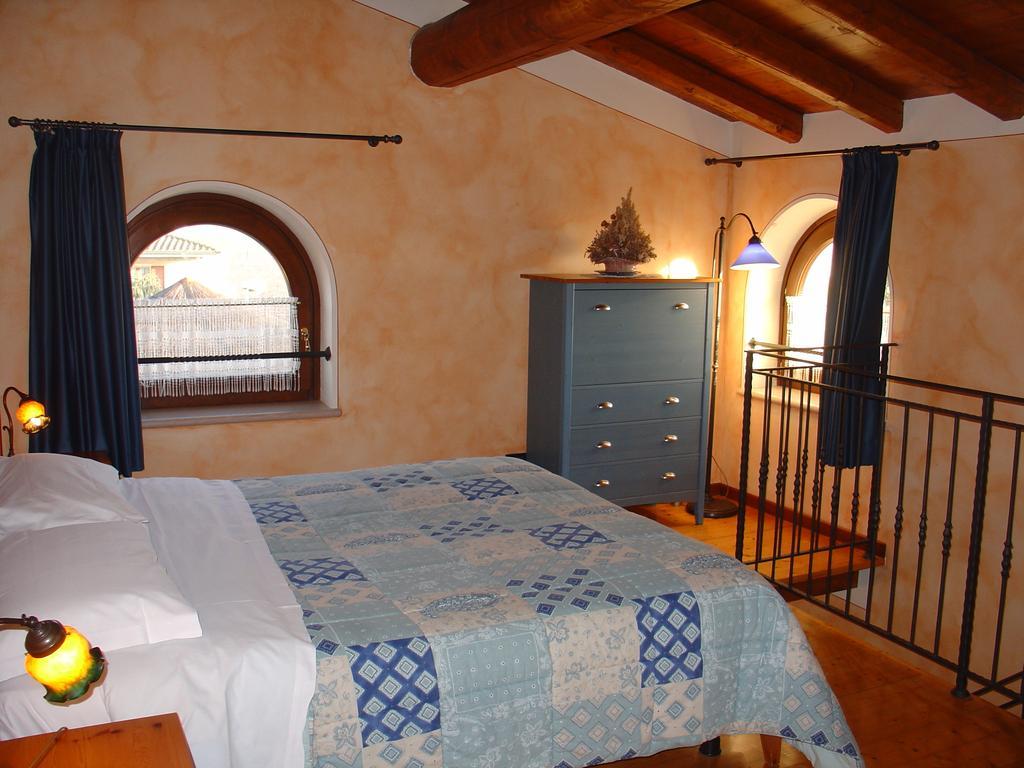 Agriturismo Gian Galeazzo Visconti Casa de hóspedes Valeggio sul Mincio Quarto foto